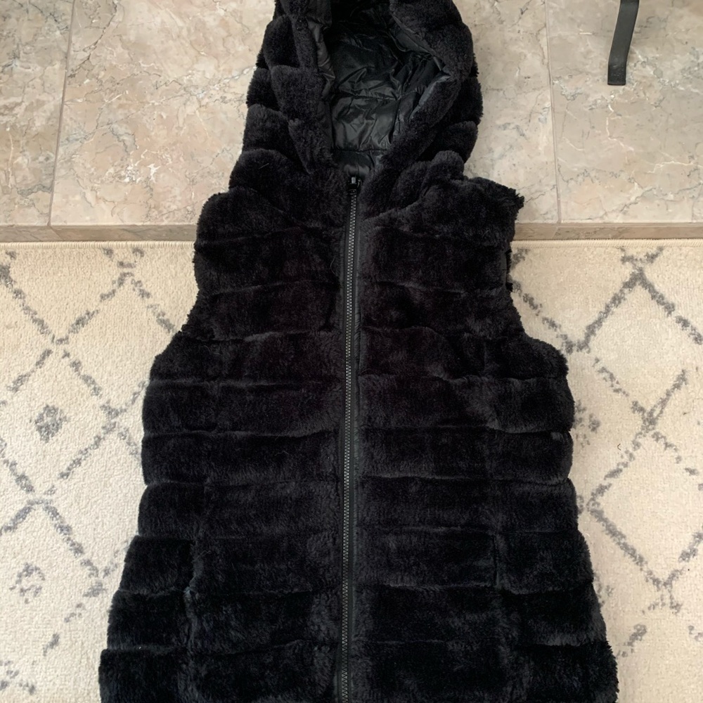 Black reversible furry vest
